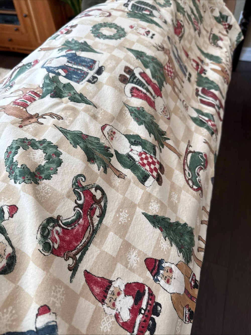 Vintage Christmas With Santa Tablecloth. 90x58
Holidays decor dining